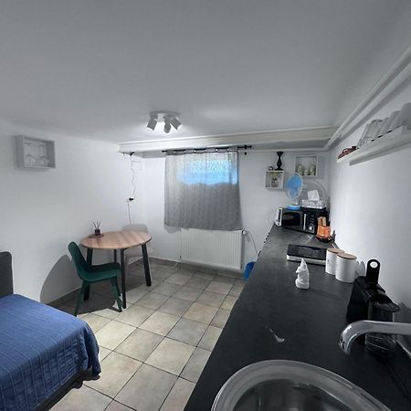 News Studio Bukurešť Exteriér fotografie