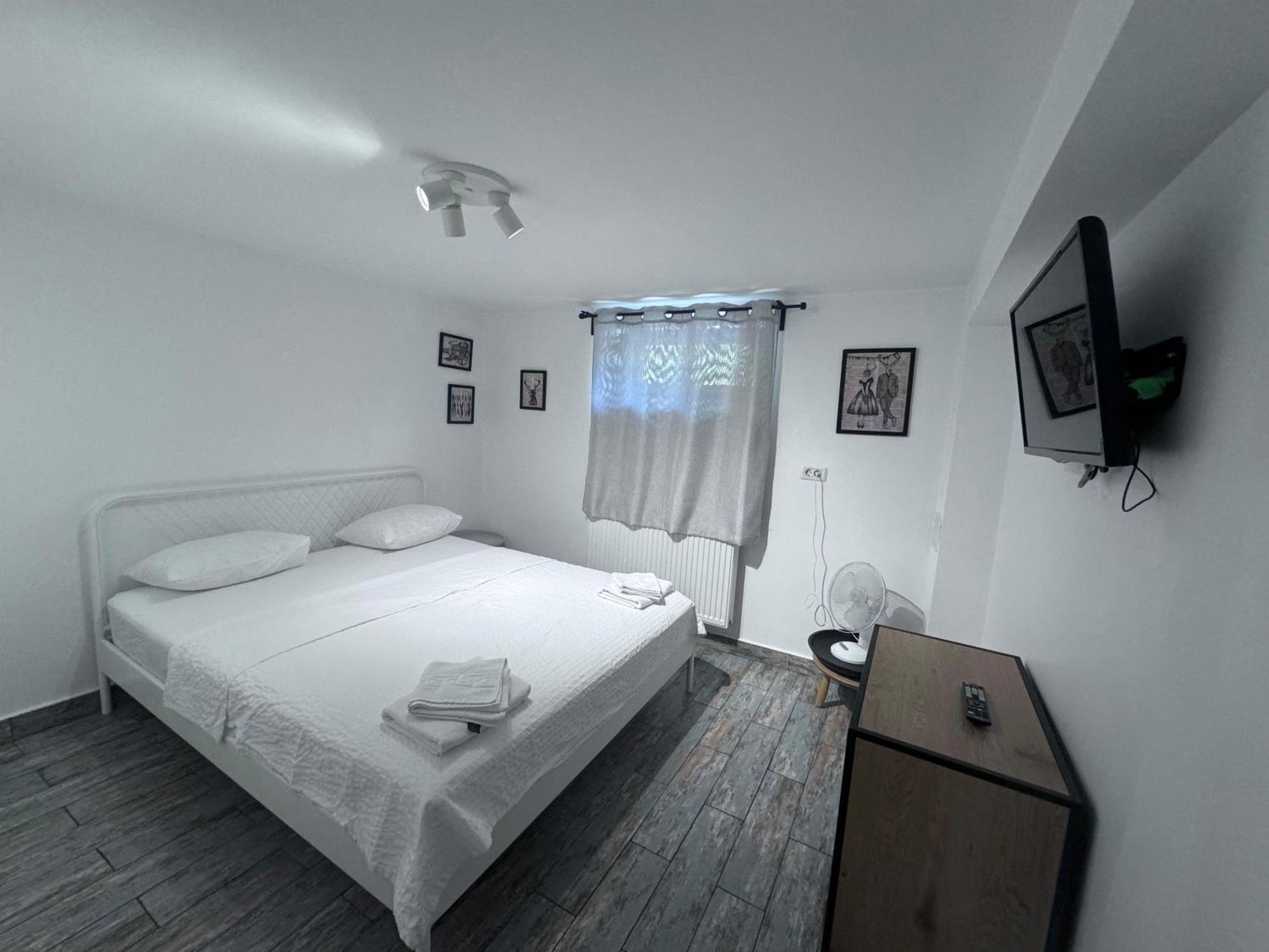 News Studio Bukurešť Exteriér fotografie